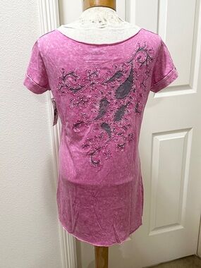 Witness Pink Short-Sleeve Stud/Rhinestone Embellished T-Shirt - L (1), XL (2)
